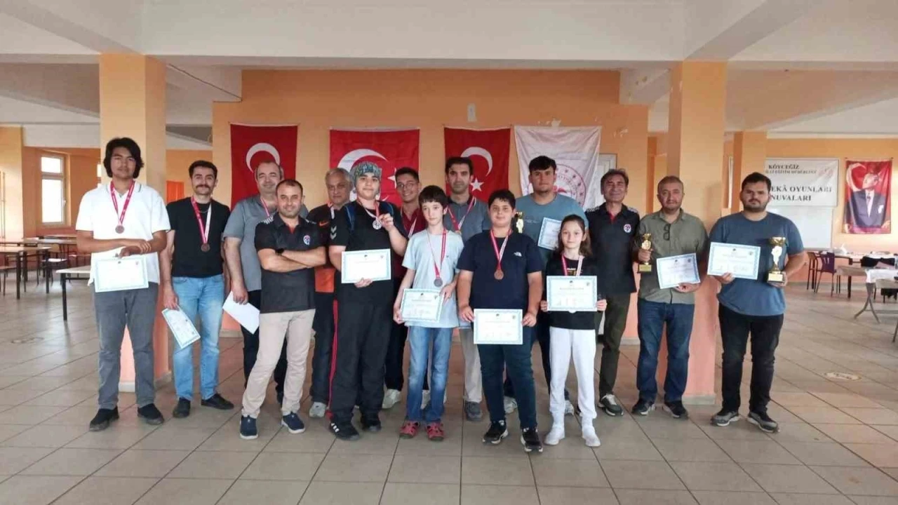 Köyceğiz’de düzenlenen satranç turnuvasına yoğun ilgi
