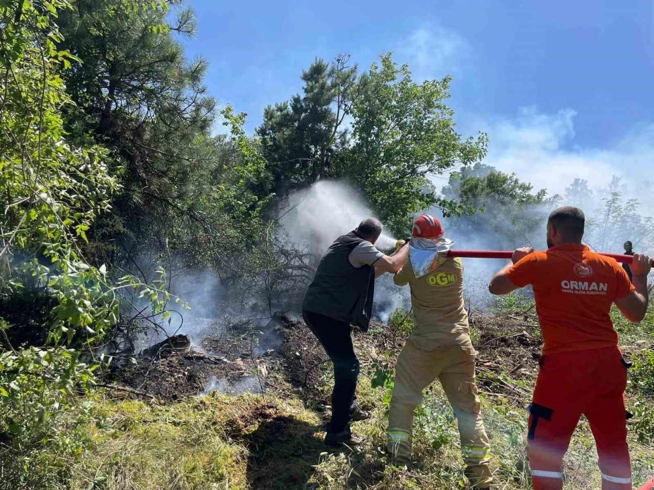 Köyceğiz’de orman yangını ekiplerin hızlı müdahalesiyle kontrol altına alındı
