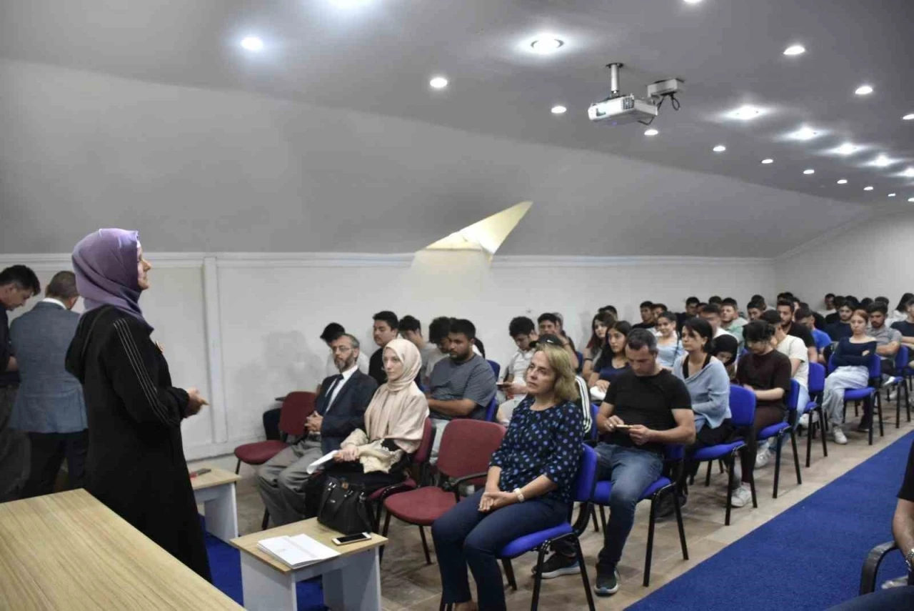 Köyceğiz Müftülüğü’nden üniversiteli gençlere seminer
