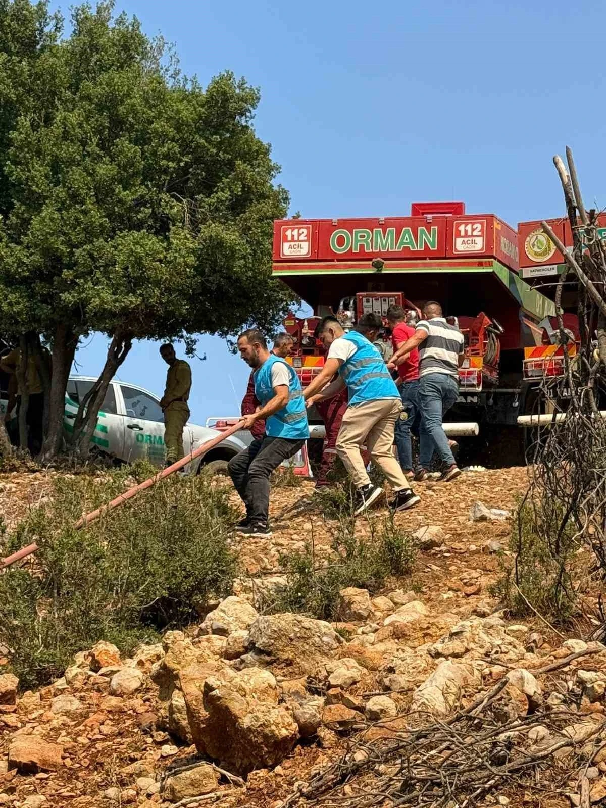 Kozan’daki orman yangınına müdahale sürüyor

