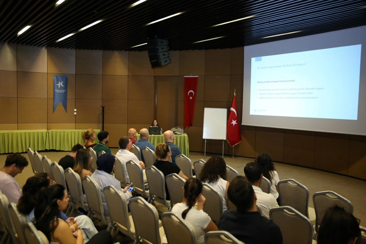 Küçükçekmece Belediyesi personeline ‘Sağlıklı Hayat’ eğitimi
