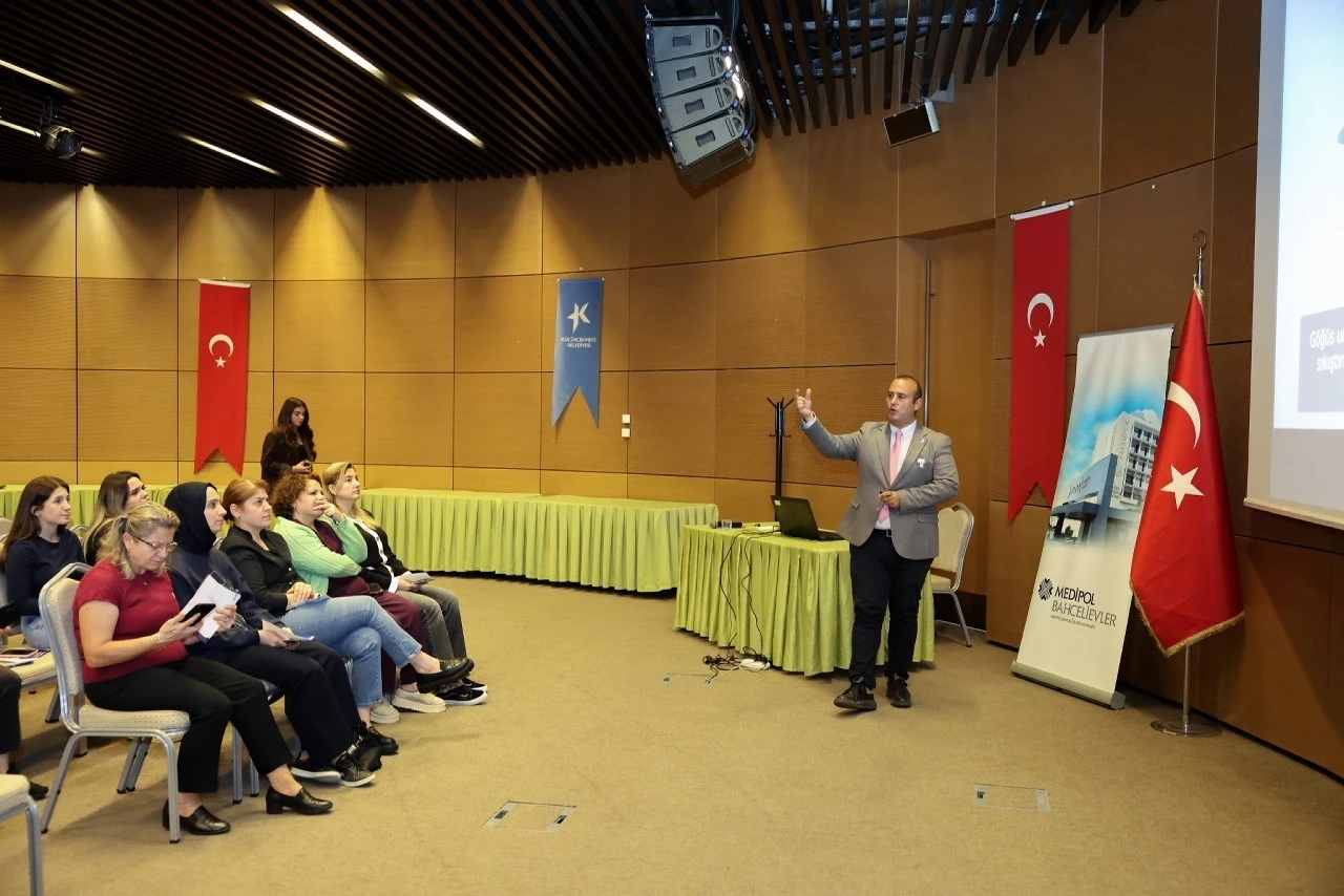 Küçükçekmece Belediyesi &quot;Meme Kanseri Farkındalık&quot; semineri düzenledi
