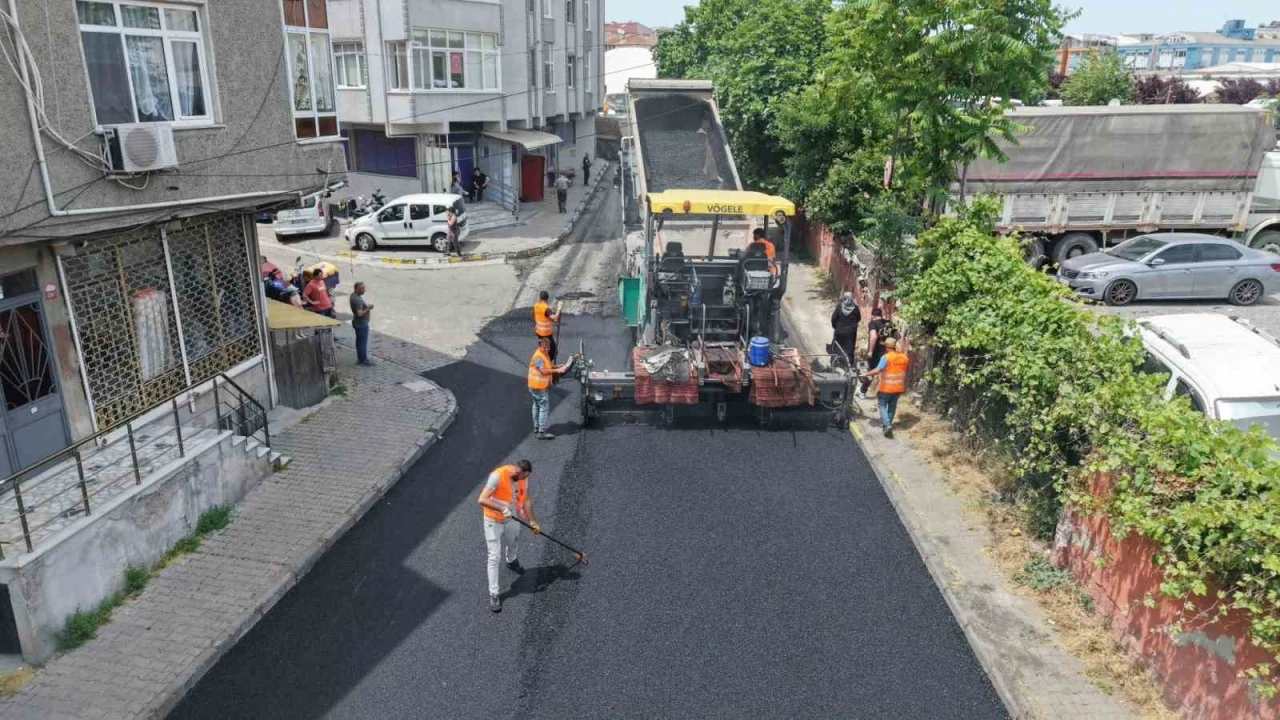 K&uuml;&ccedil;&uuml;k&ccedil;ekmece&rsquo;de asfalt seferberliği
