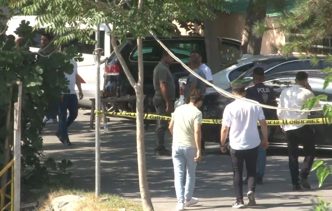 Küçükçekmece’de balıkçı barınağında silahlı saldırı: 2 yaralı
