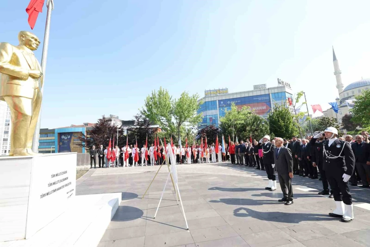 K&uuml;&ccedil;&uuml;k&ccedil;ekmece&rsquo;de g&uuml;n boyu s&uuml;ren 19 Mayıs coşkusu
