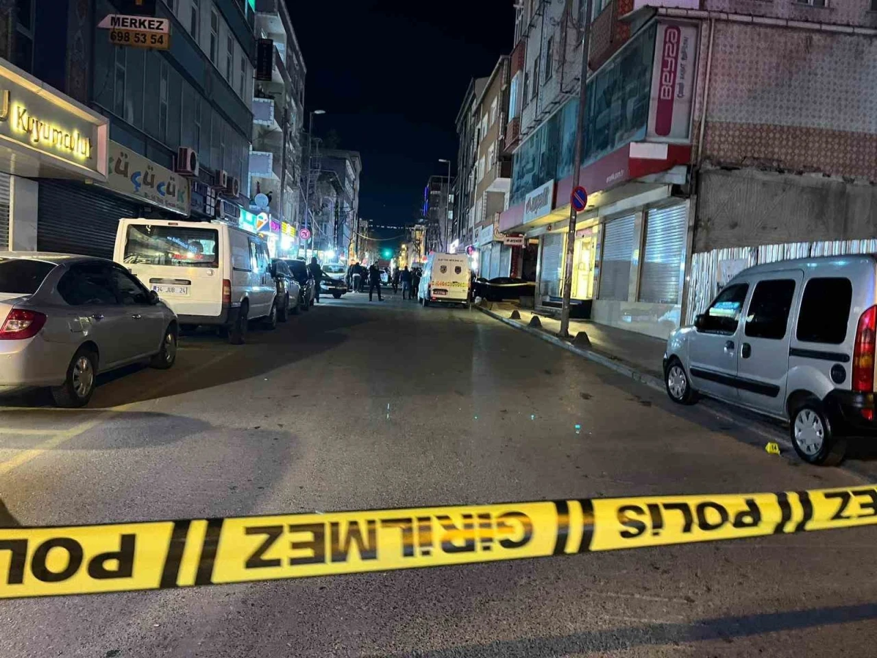 K&uuml;&ccedil;&uuml;k&ccedil;ekmece&rsquo;deki silahlı saldırıda 2 kişi hayatını kaybetti
