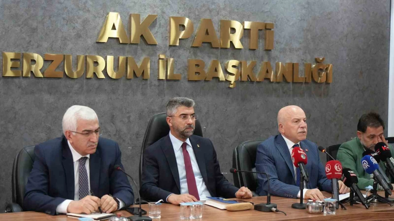 Küçükoğlu; &quot;Hiç kimse şehitlerimizin aziz hatırasına el uzatamaz, onların mirasına leke süremez.
