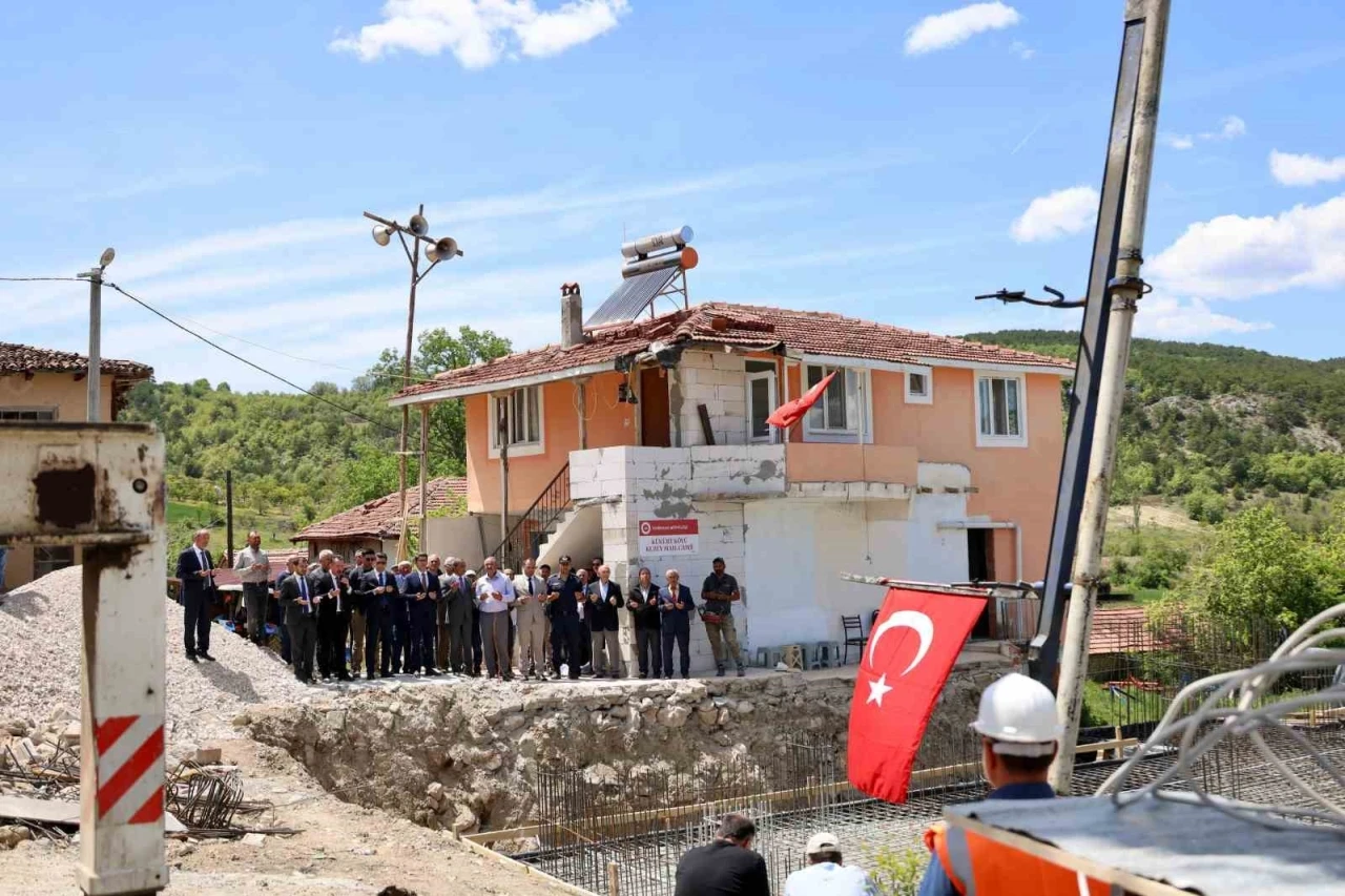 Kükürt Köyü camii temel atma töreni dualar eşliğinde gerçekleşti
