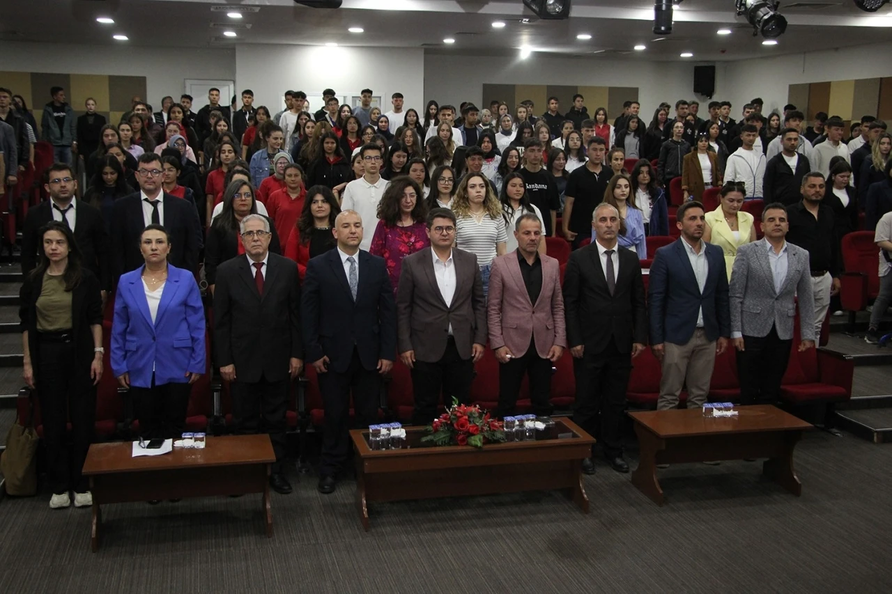Kula’da &quot;Kurtuluş Savaşı ve Gençlik&quot; Semineri Düzenlendi
