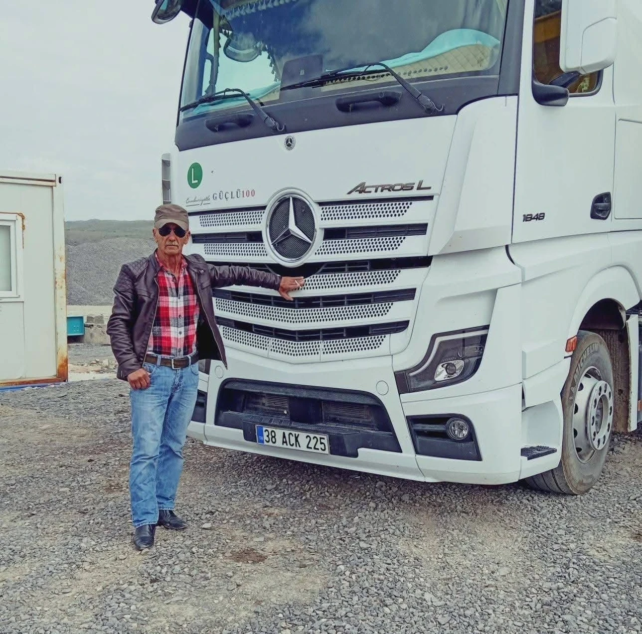 Kula&rsquo;da zincirleme kaza; 2 &ouml;l&uuml;, 4 yaralı
