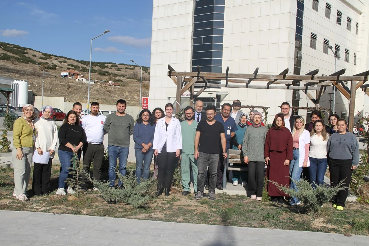 Kula Devlet Hastanesi’nde gerçeğini aratmayan deprem tatbikatı
