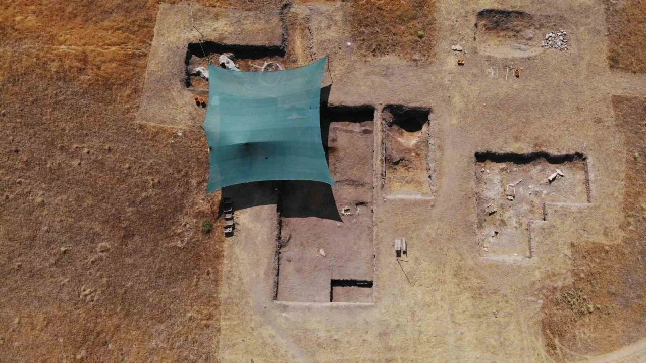 Küllüoba Höyüğü’ndeki mezarlık alanda yapılan arkeolojik çalışmaların ilginç sonuçları