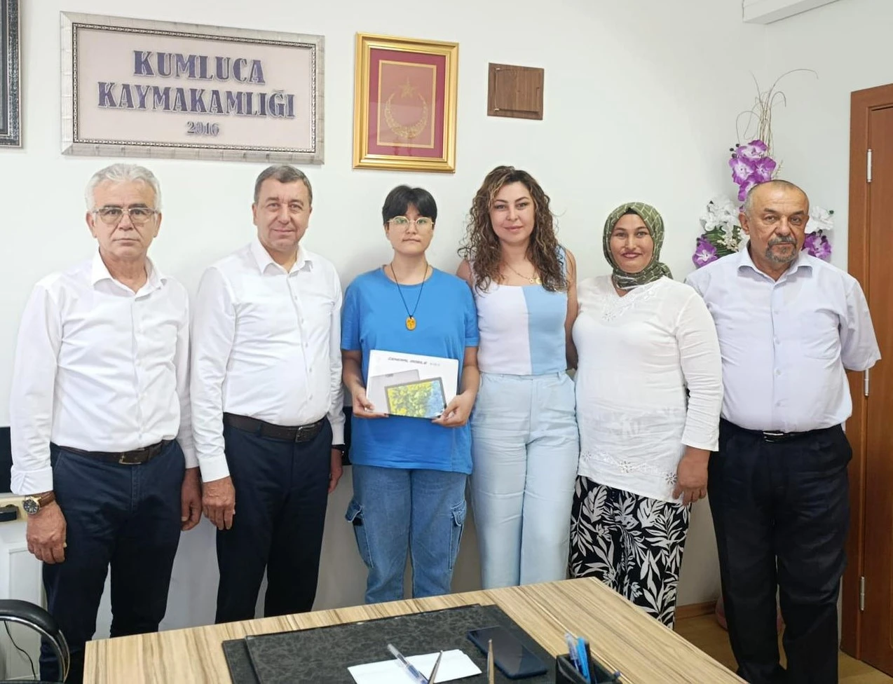 Kumluca’da YKS’de ilk bine giren üç öğrenciye ödül
