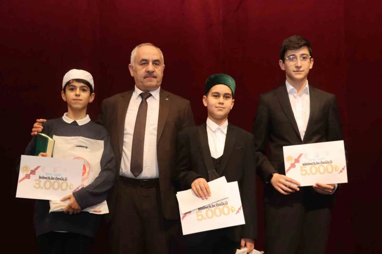 Kur&rsquo;an-ı Kerim&rsquo;i g&uuml;zel okumak i&ccedil;in yarıştılar
