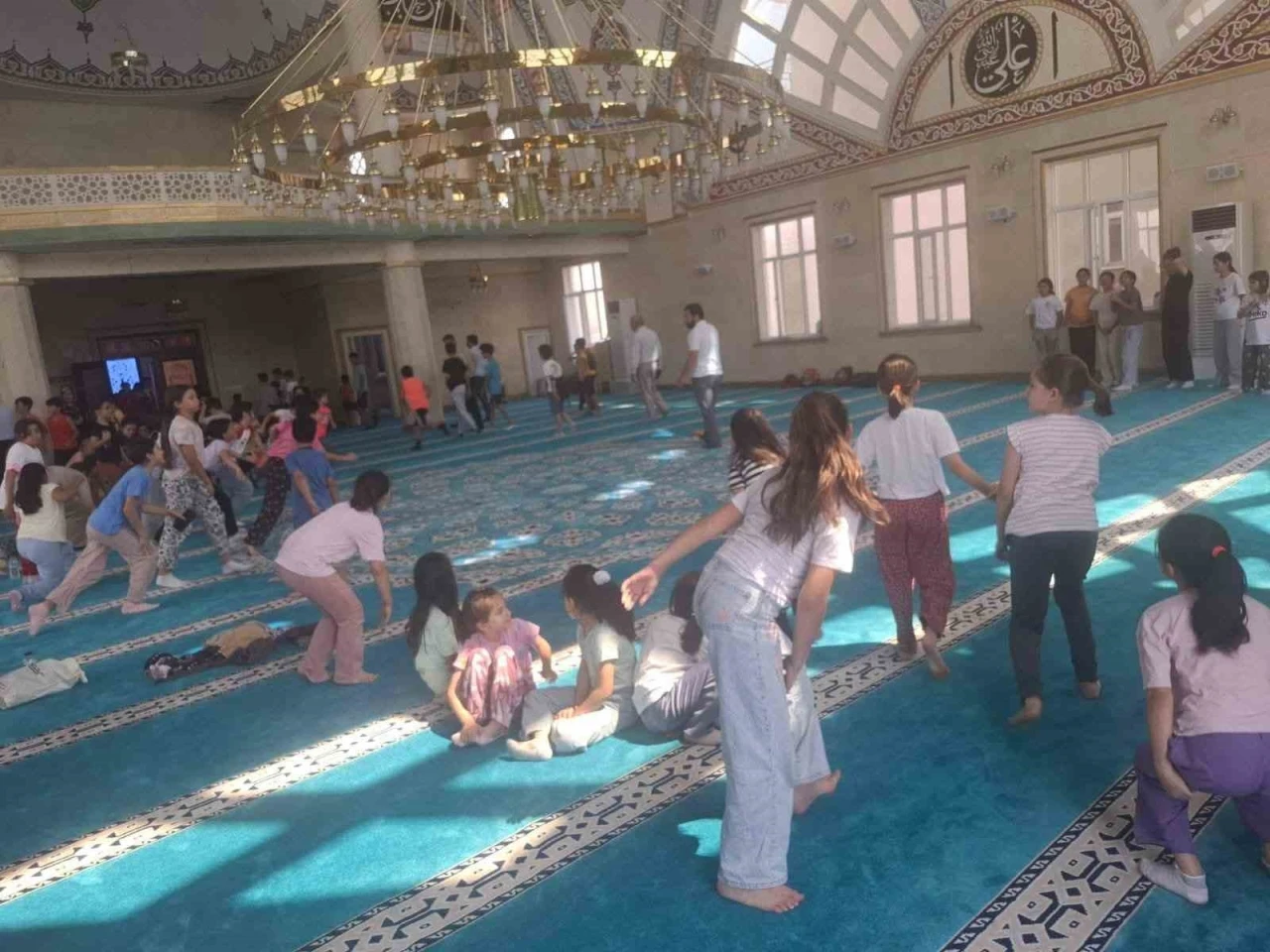 Kur’an kursu öğrencileri çocuk şenliği ile eğlendi
