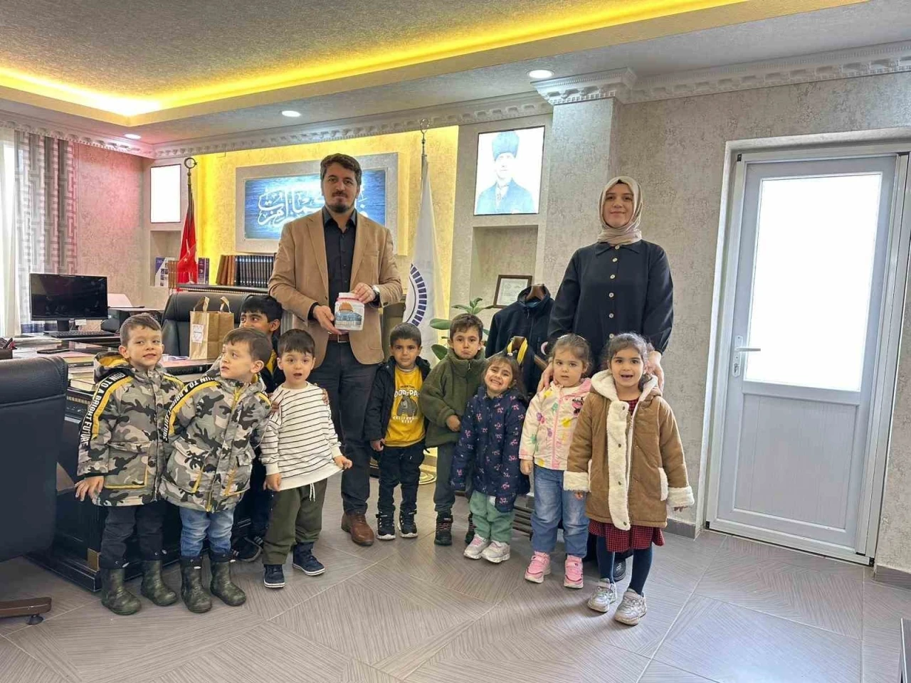 Kur’an Kursu öğrencileri harçlıklarından biriktirdiklerini Gazze’ye bağışladı
