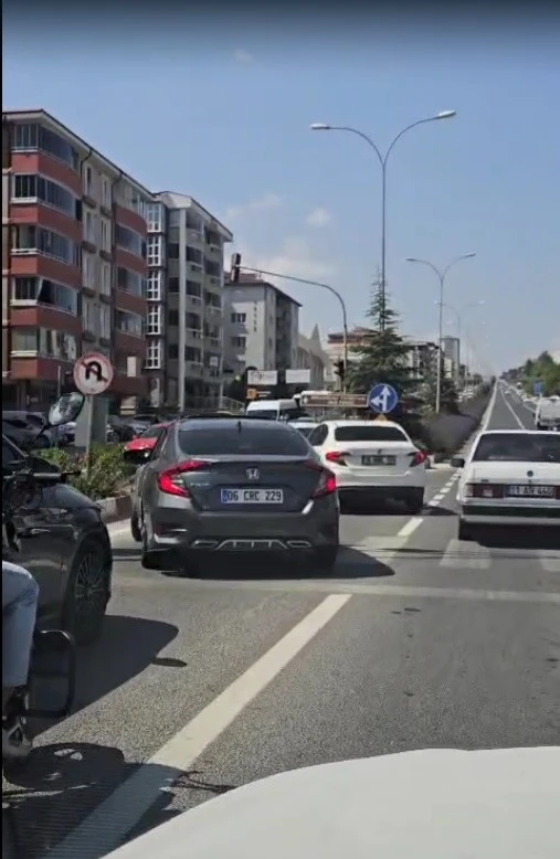 Kural tanımayan sürücülere ceza yazıldı
