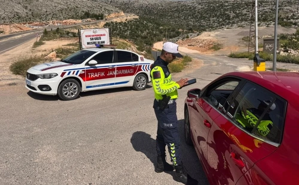 Kurallara uymayanlar cezadan kaçamadı
