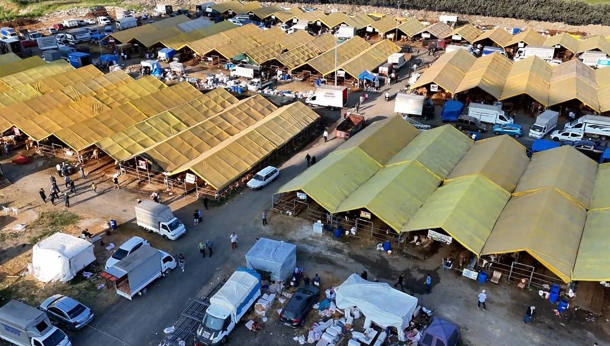 Kurban kesim alanlarındaki hareketlilik havadan görüntülendi
