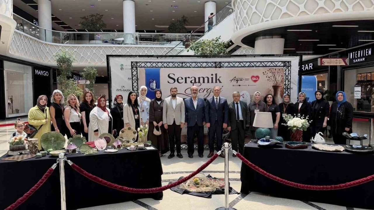 Kursiyerlerin seramik &uuml;r&uuml;nleri g&ouml;r&uuml;c&uuml;ye &ccedil;ıktı
