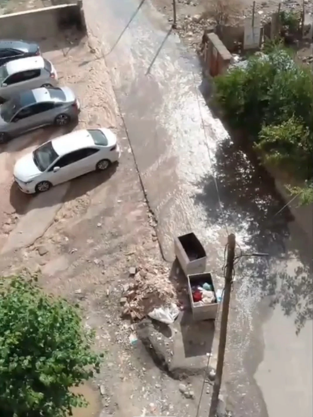 Kurtalan’da aynı noktada su borusu yeniden patladı
