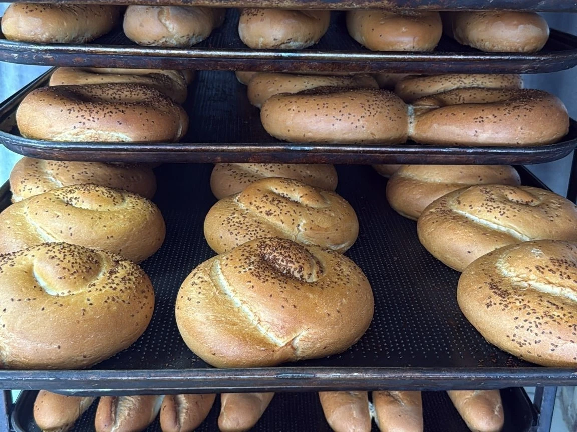 Kurtalan’da bir işletme vatandaşa destek için ekmek fiyatını düşürdü
