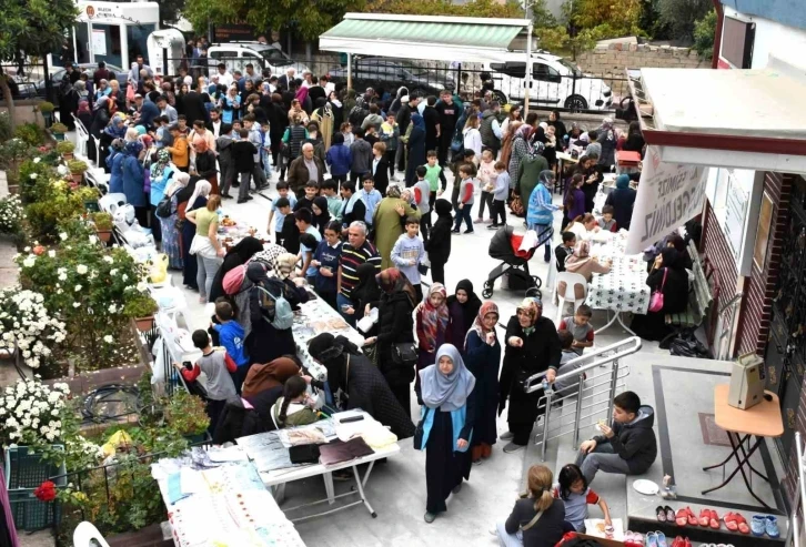 Kurulan hayır çarşısı geliri Filistin’e bağışlanacak