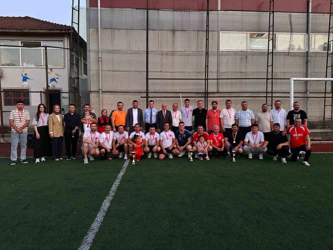 Kurumlar Arası Voleybol Turnuvası B&uuml;y&uuml;k Heyecana Sahne Oldu
