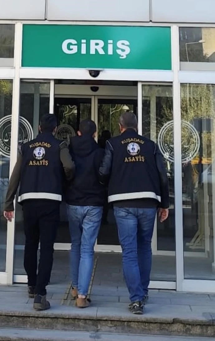 Kuşadası&rsquo;nda 9 yıl hapisle aranan firari yakalandı
