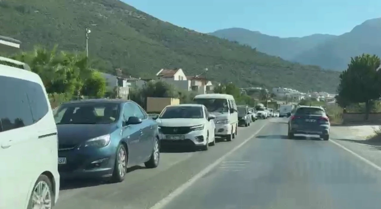 Kuşadası&rsquo;nda milli park d&ouml;n&uuml;ş&uuml; yoğunluğu oluştu

