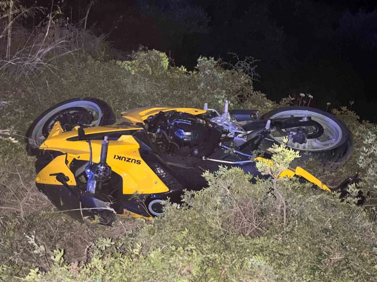 Kuşadası&rsquo;nda motosiklet kazası: 1&rsquo;i ağır 2 yaralı
