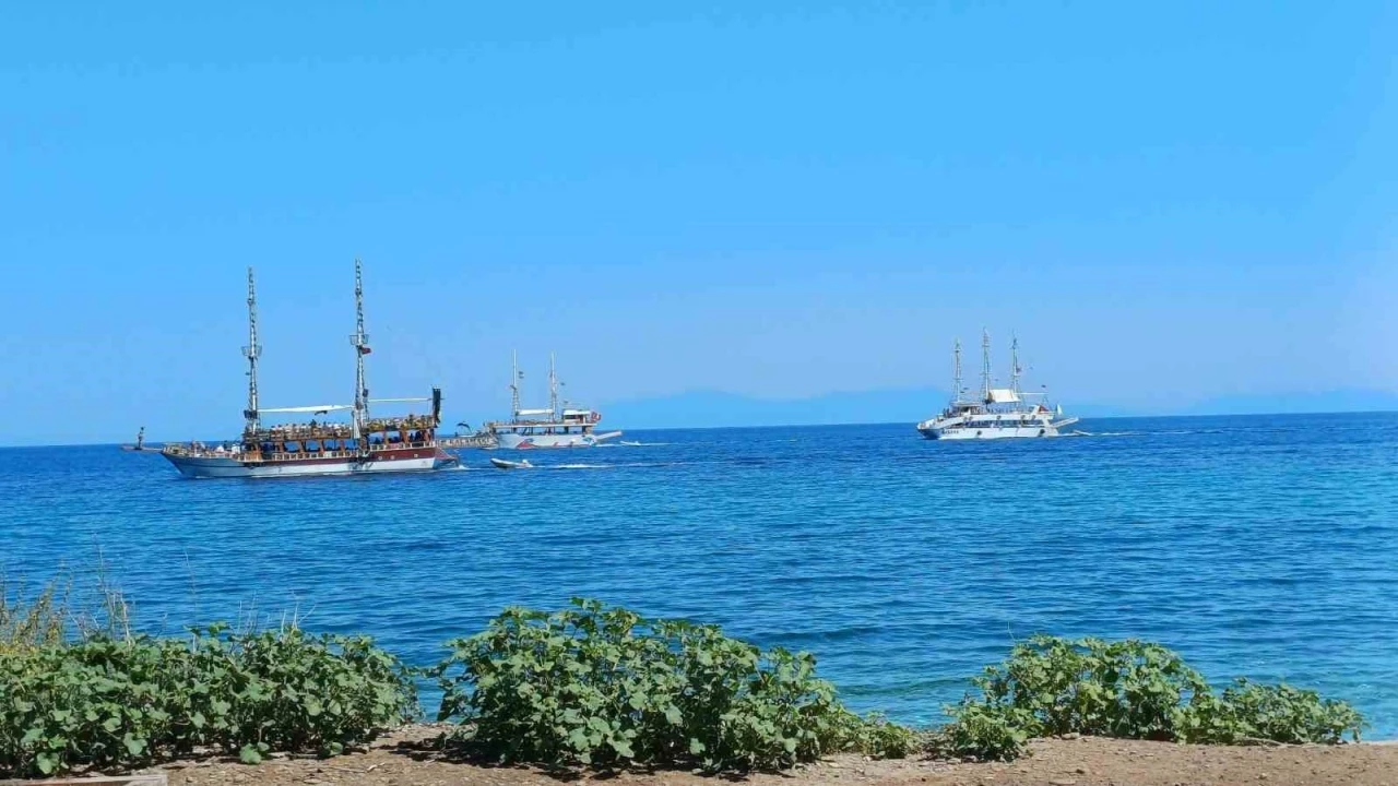 Kuşadası&rsquo;nda tekne turlarına yoğun ilgi
