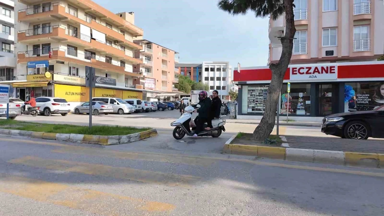 Kuşadası’nda yaya geçidi denetiminde 81 sürücüye ceza

