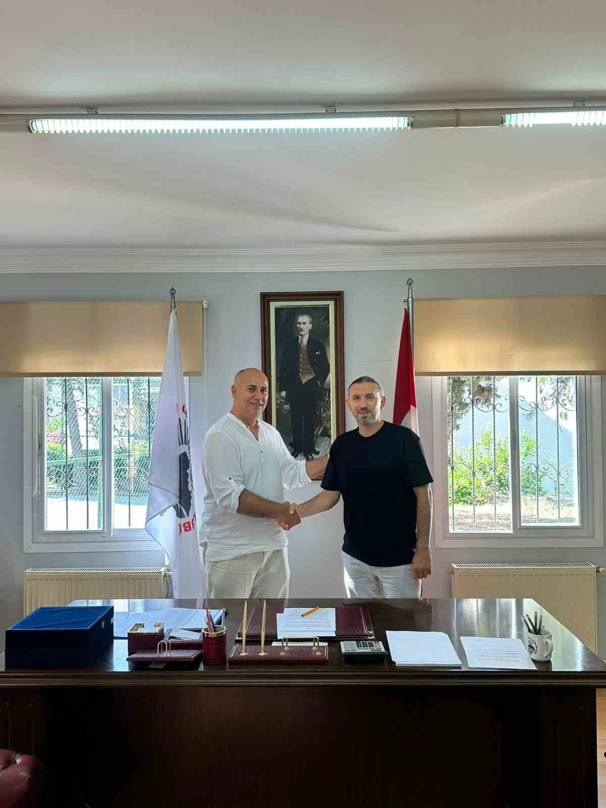 Kuşadasıspor’da Teknik Direktör Sarı göreve başladı
