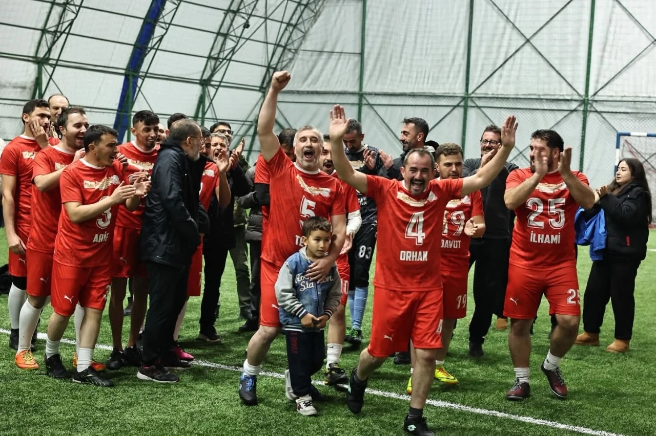 Kütahya Belediyesi Birimler Arası Futbol Turnuvası sona erdi
