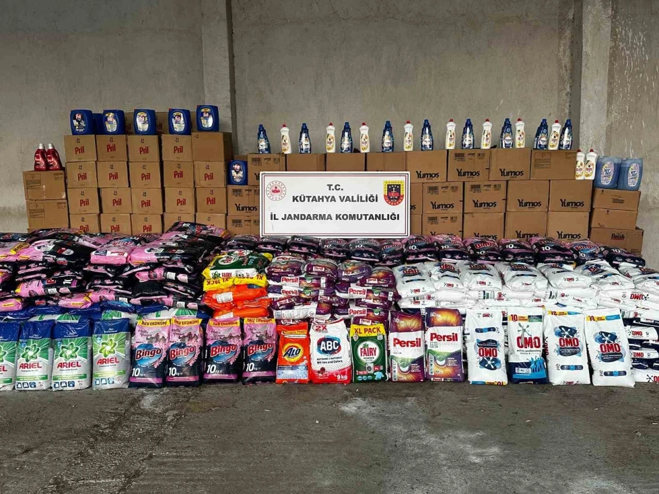 Kütahya’da 1 Milyon 470 bin TL değerinde sahte markalı deterjan ele geçirildi
