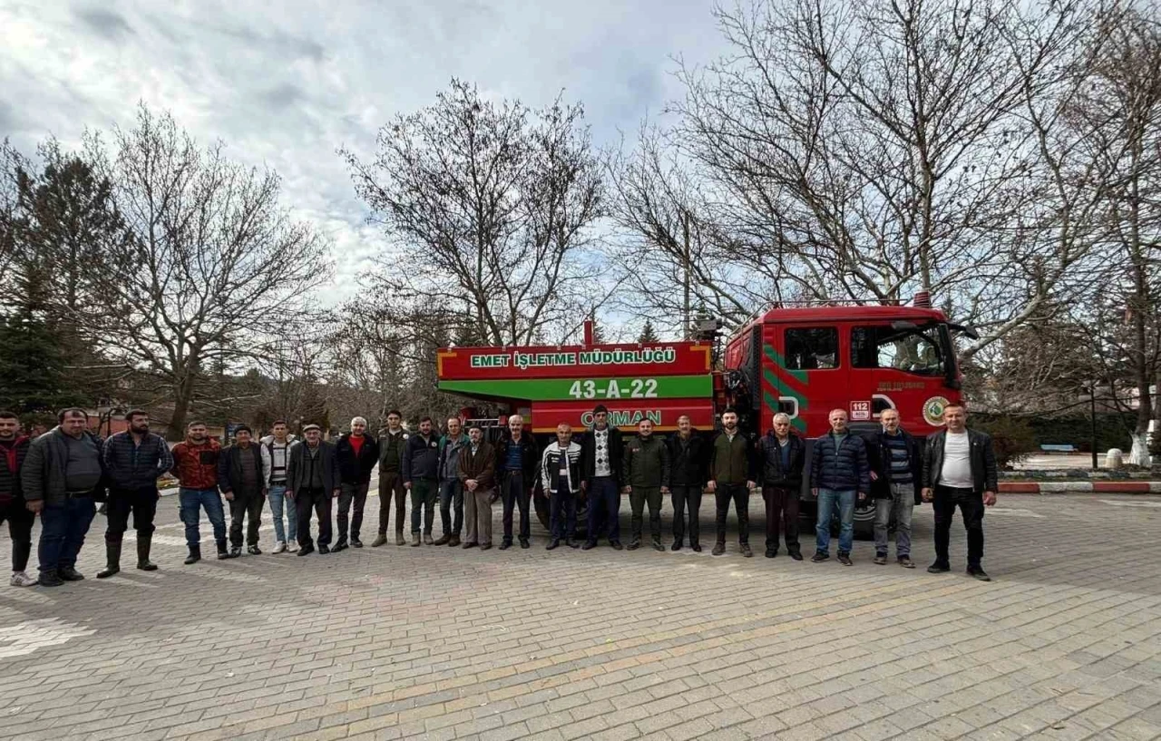 Kütahya’da 332 köyde 4 bin 114 vatandaşa "Orman yangınları ile mücadele yöntemleri" konulu eğitim