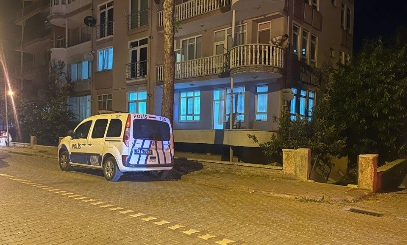 Kütahya’da erkek kardeş silahla oynarken ablasını vurdu
