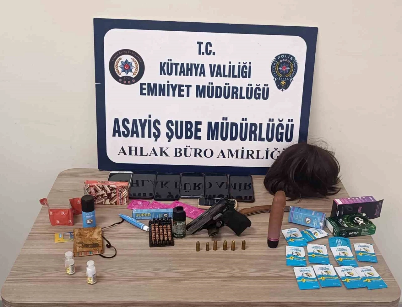 Kütahya’da fuhuş operasyonu: 6 gözaltı, 13 kadın kurtarıldı
