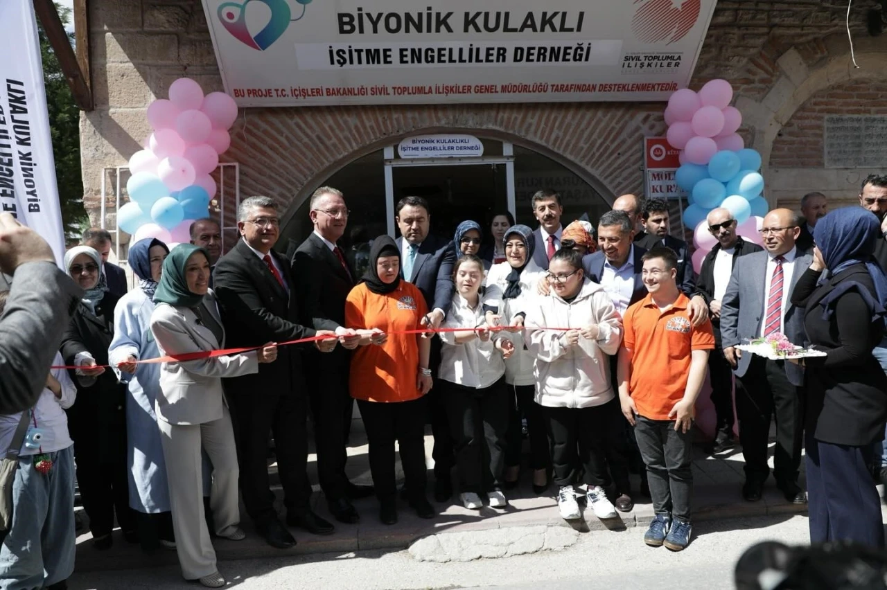 Kütahya’da ’İşaret Dili Atölyesi ve Girişimci Çocuklar Atölyesi’ açıldı
