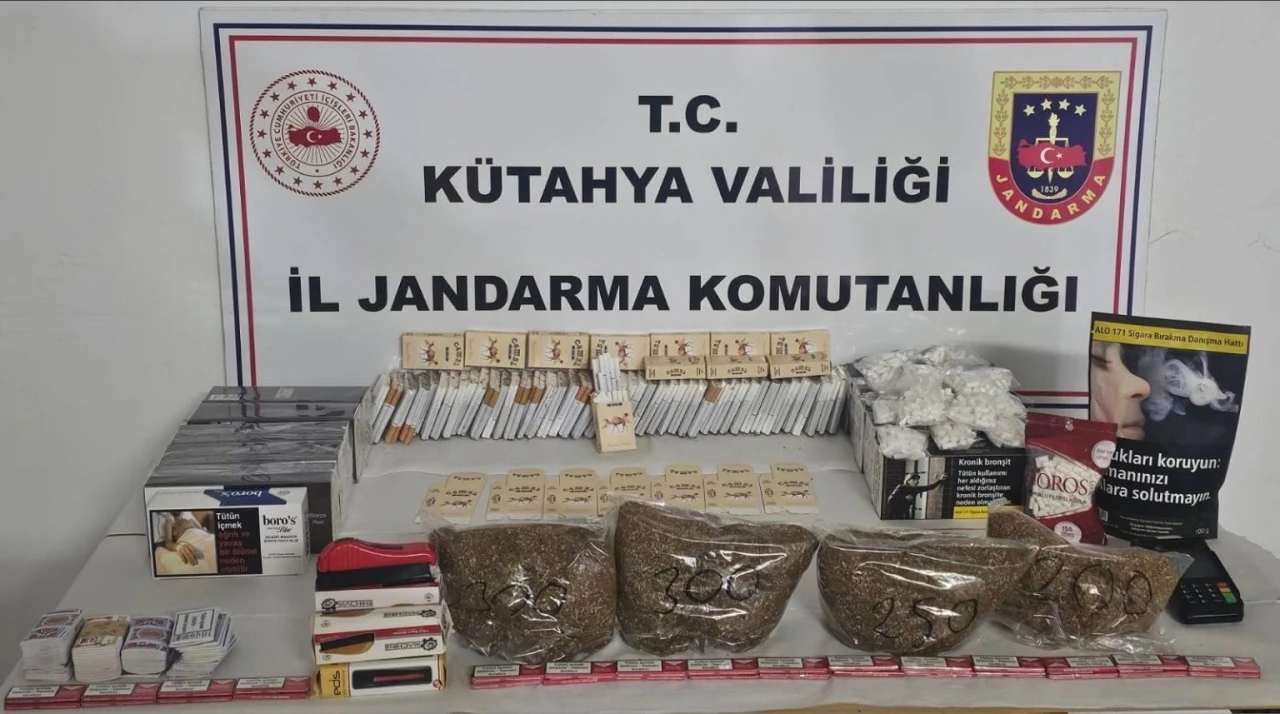 K&uuml;tahya&rsquo;da jandarmadan ka&ccedil;ak t&uuml;t&uuml;n operasyonu
