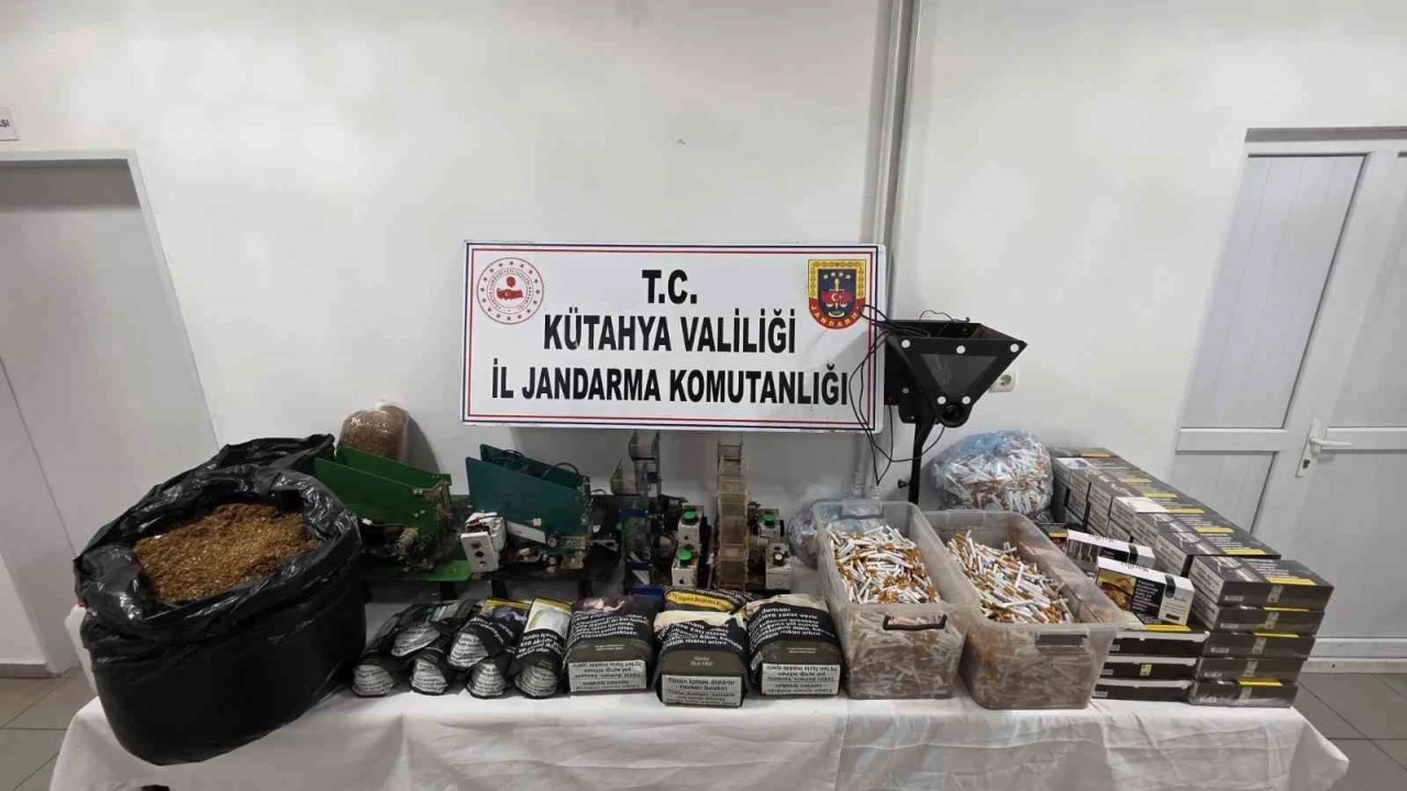 Kütahya’da jandarmadan kaçak tütün ve sigara operasyonu
