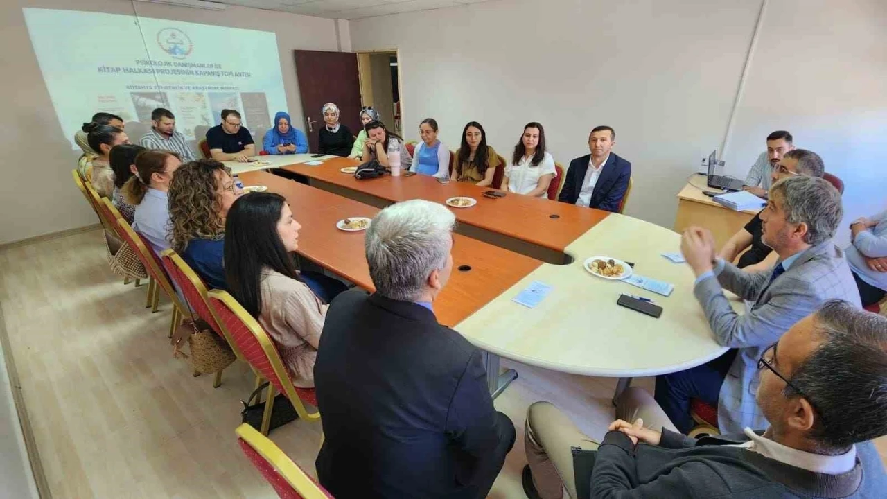 K&uuml;tahya&rsquo;da &rsquo;Psikolojik Danışmanlar Kitap Halkası&rsquo; projesi tamamlandı
