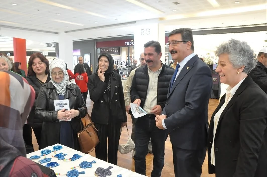 Kütahya’da &quot;Mutlu Özel Çocuk Aileleri Projesi&quot; sergisi
