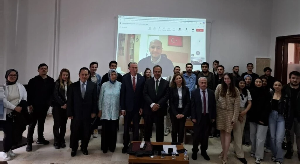 Kütahya’da &quot;Türkiye’nin Siyasi Hayatında Beyaz Devrim&quot; konulu panel
