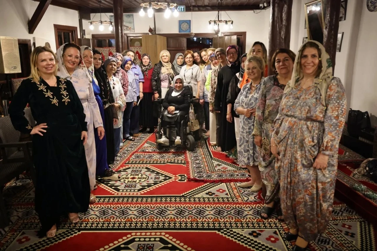 K&uuml;tahya&rsquo;da şalvar ve &ouml;rg&uuml; etkinliğiyle gelenekler yaşatıldı
