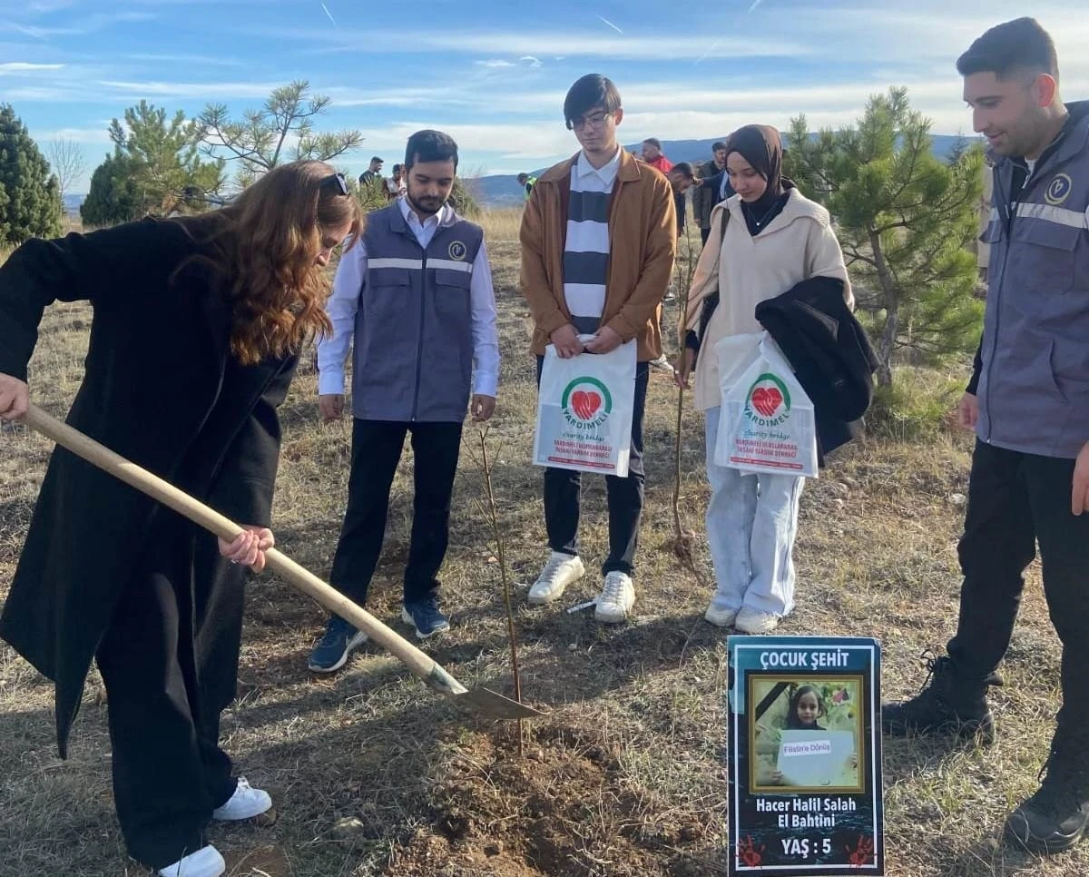 Kütahya’da şehit çocukları için fidan dikim etkinliği
