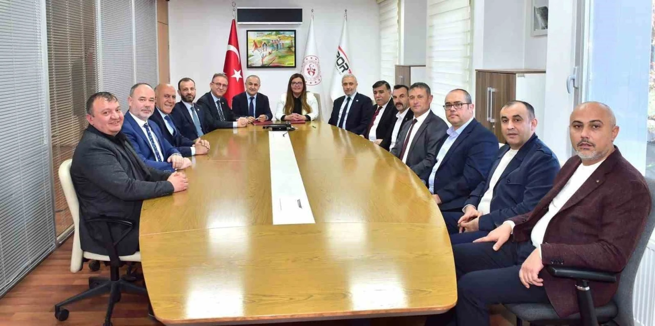 K&uuml;tahya&rsquo;da spor altyapısına g&uuml;&ccedil;l&uuml; yatırım
