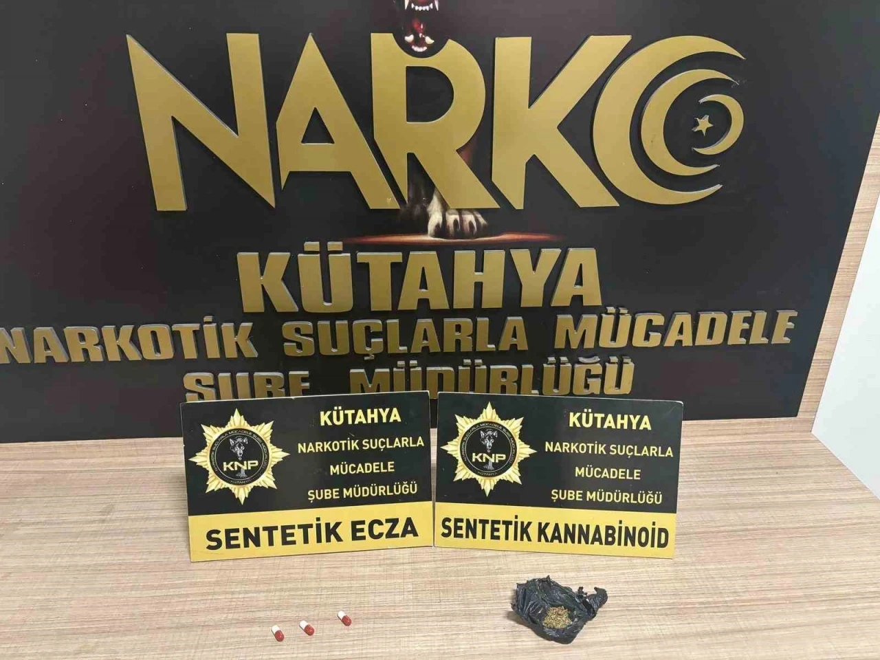 Kütahya’da uyuşturucu ticareti yapan 2 şüpheli tutuklandı