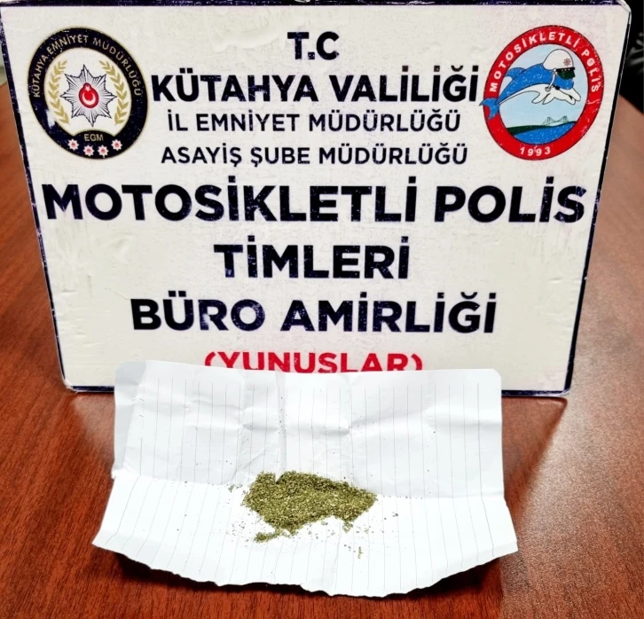 Kütahya’da Yunus Timlerince bir şahsın üzerinde uyuşturucu ele geçirildi
